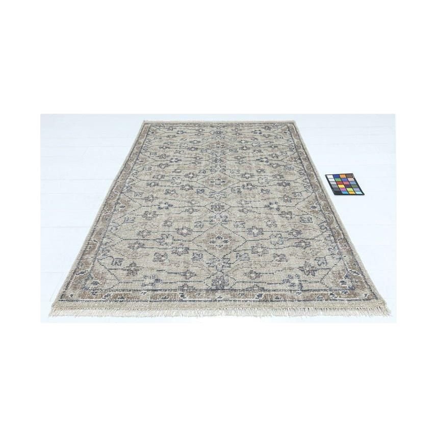 Hand Knotted Finial Rug