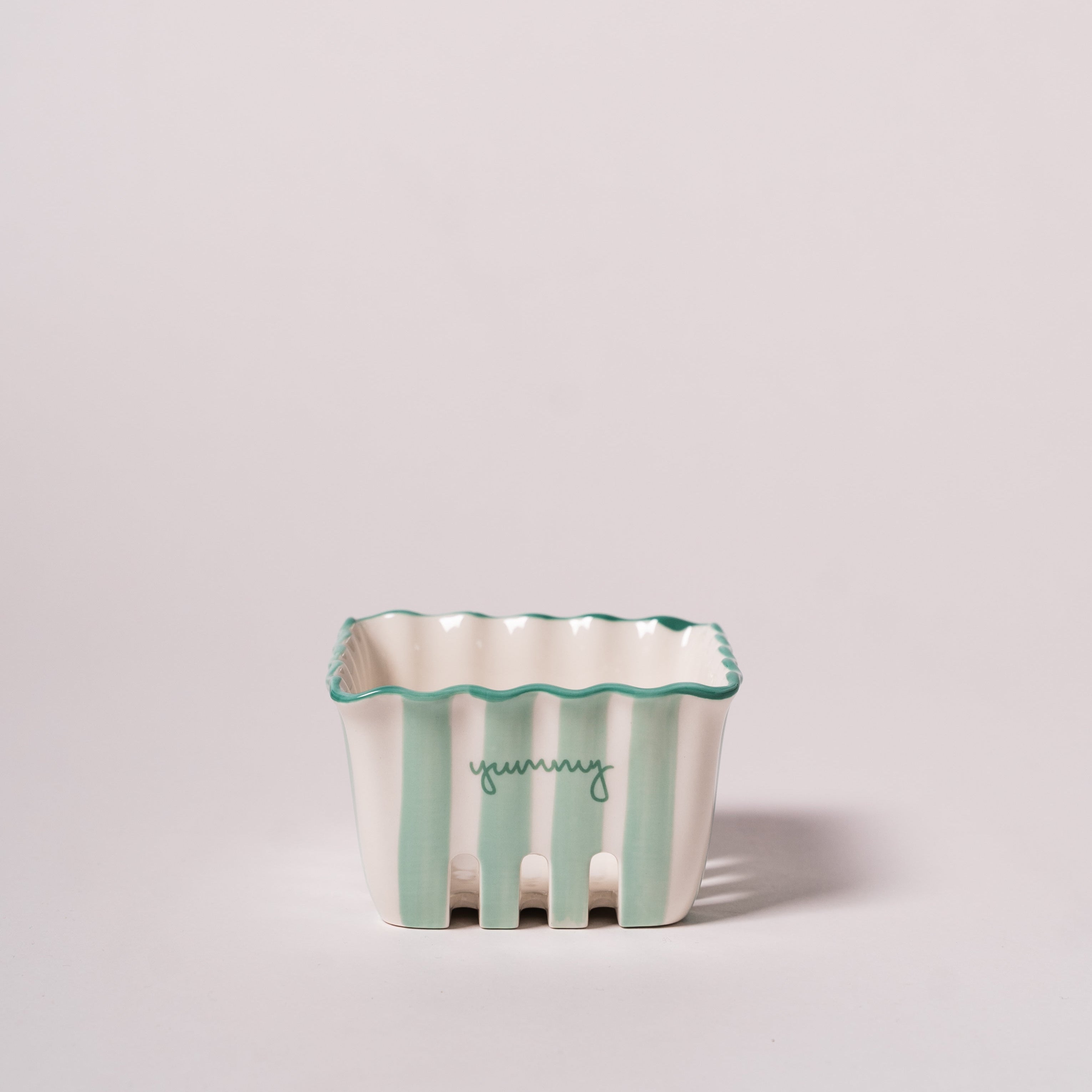 Kinsey Scallop Mini Berry Basket - INDIVIDUAL
