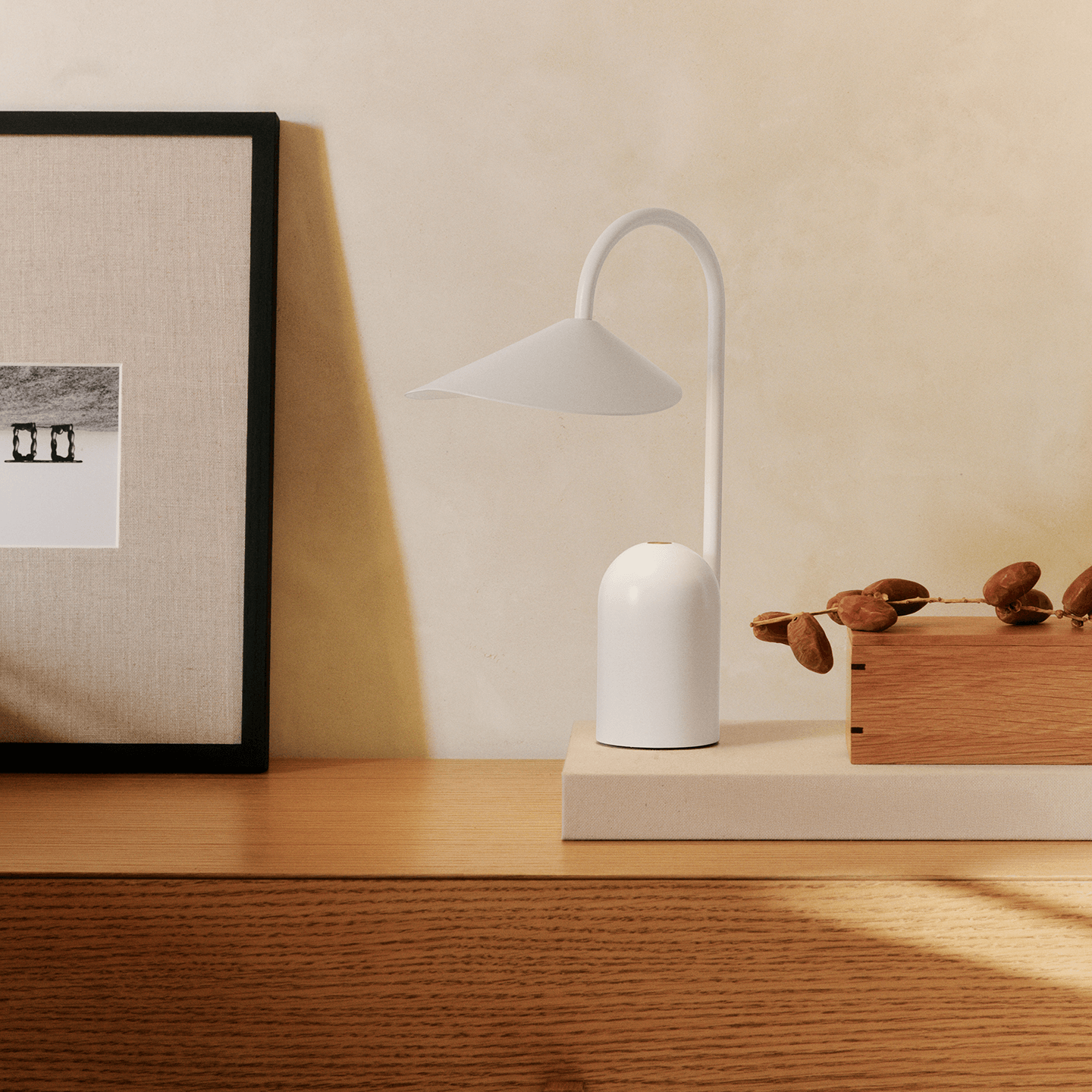 Arum Portable Lamp - Black