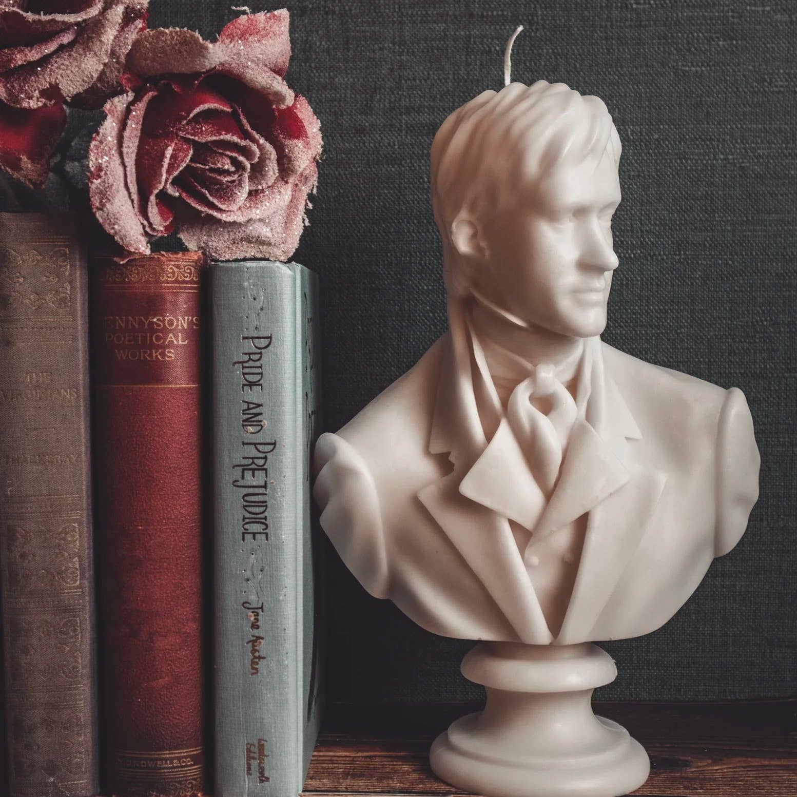 MR DARCY | PILLAR
