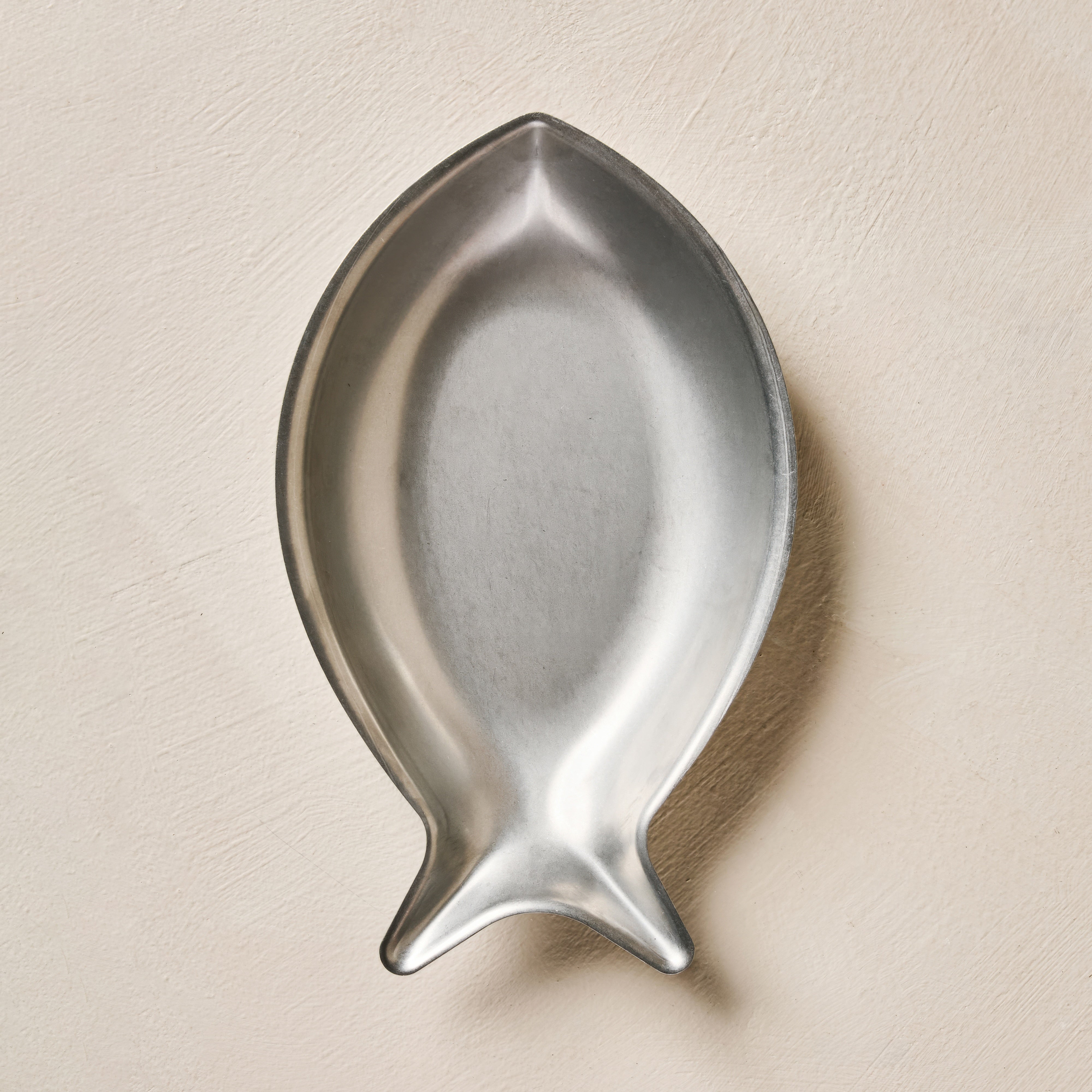 Stonewashed Fish Plate