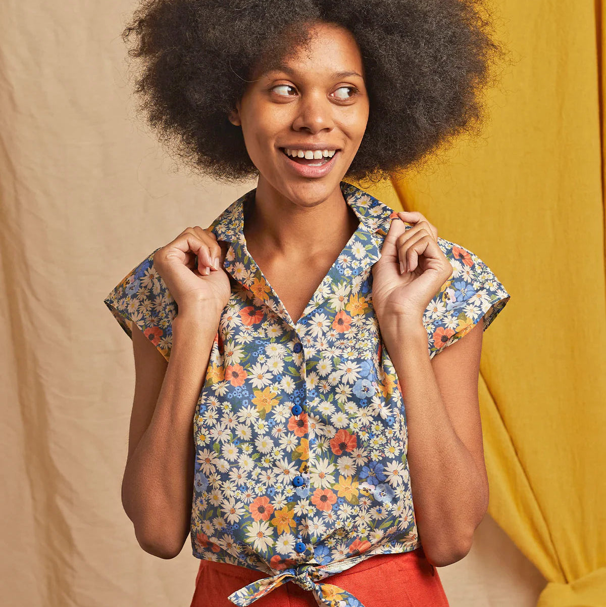 Peggy Top - Blue Ditsy Daisy