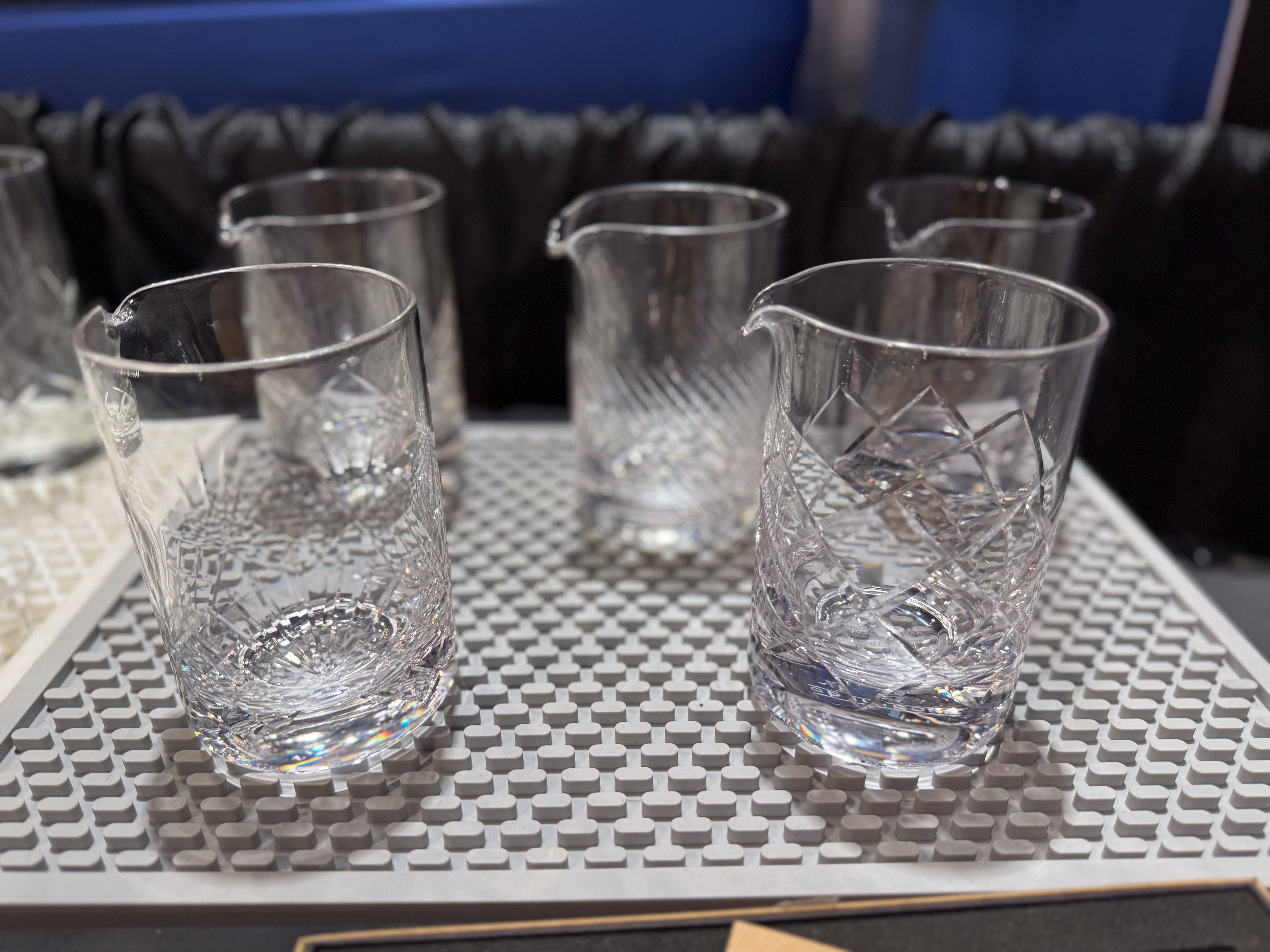 Craft Cocktail Mixing Glass - Diamond Cut Pattern