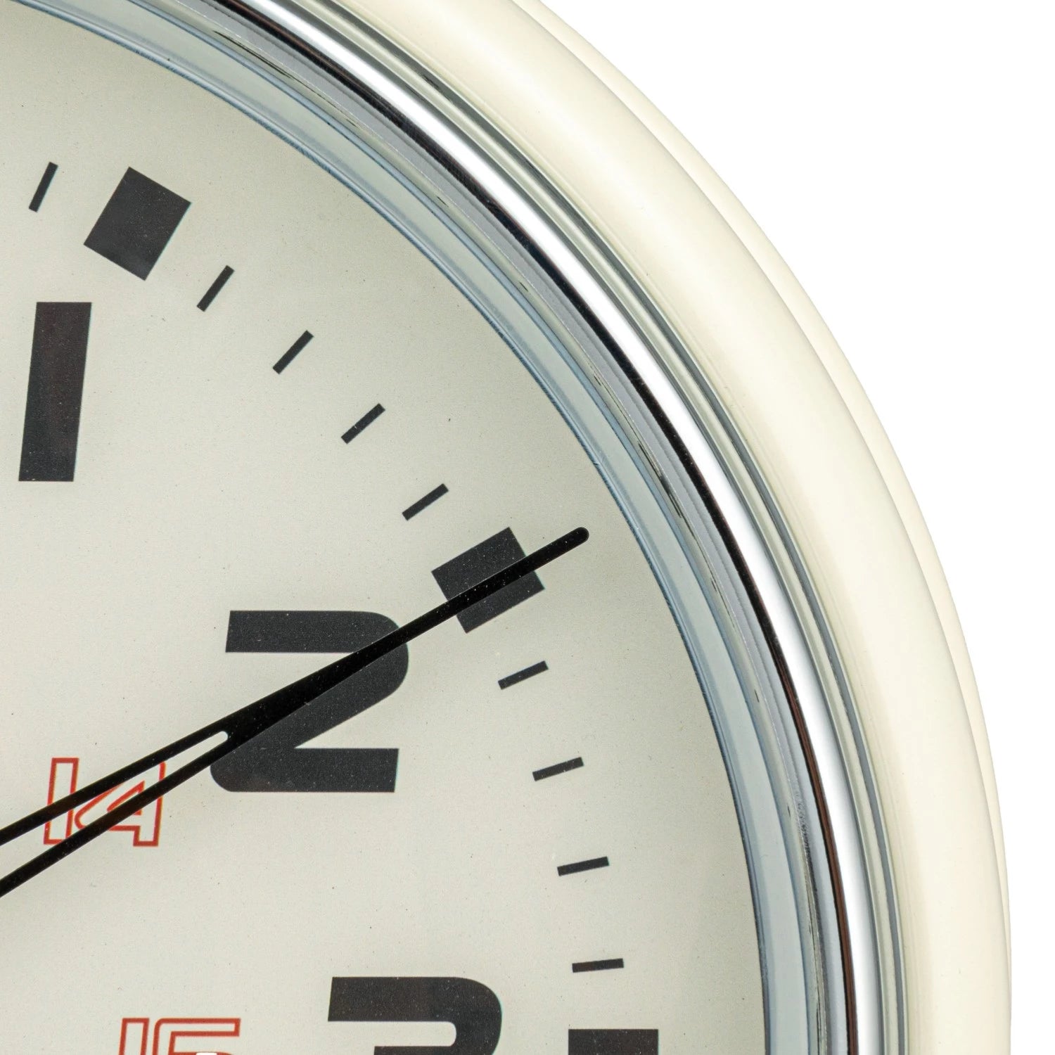 Chic Cream Metal Wall Clock - Chrome Finish
