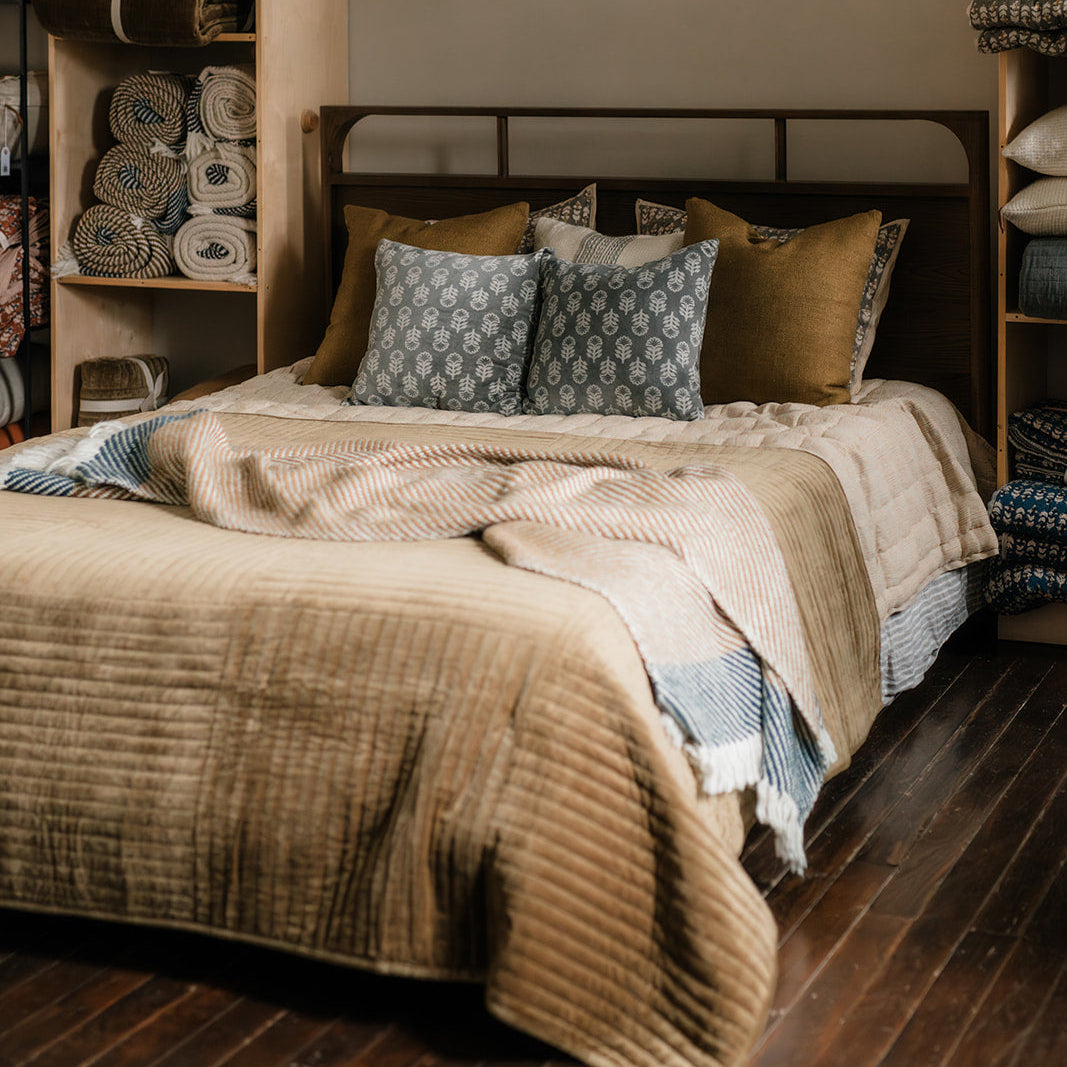 Channel Grid Velvet Quilt