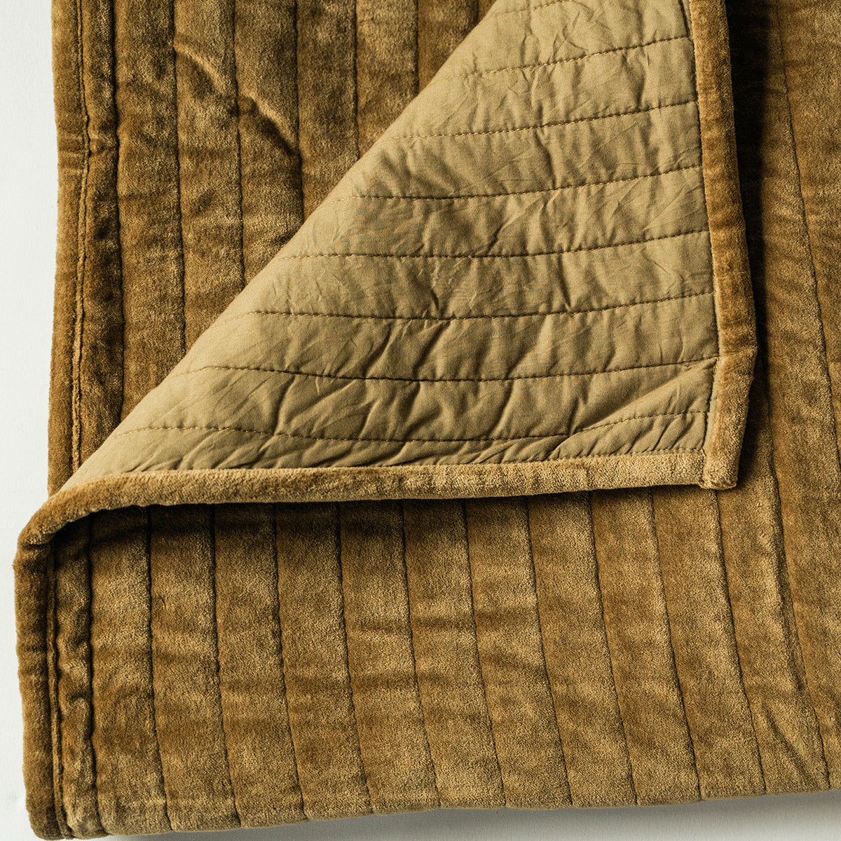 Channel Grid Velvet Quilt