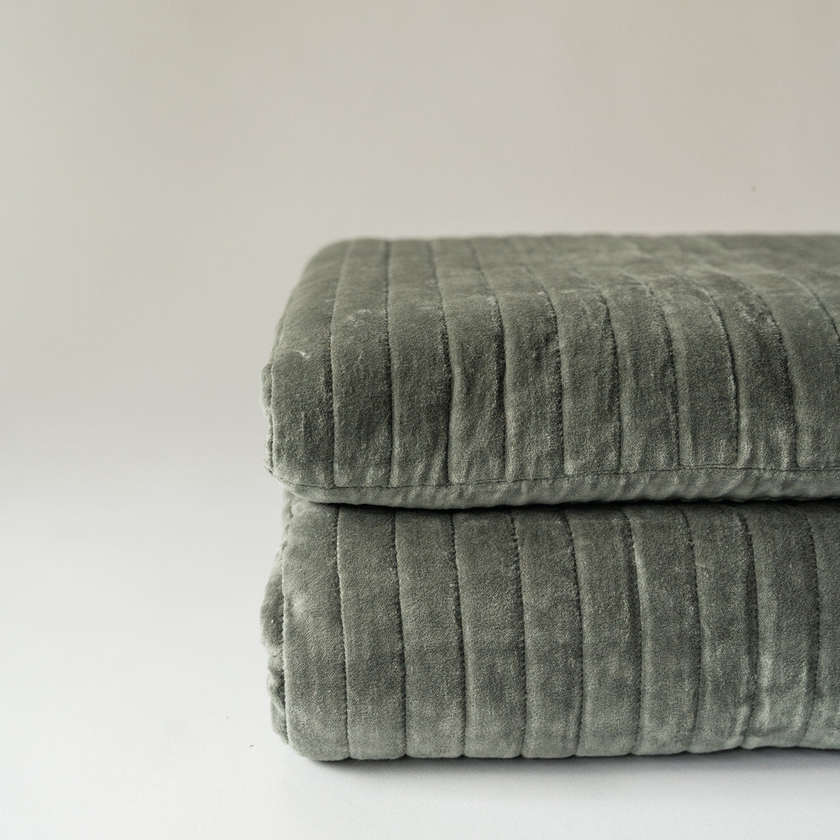 Channel Grid Velvet Quilt