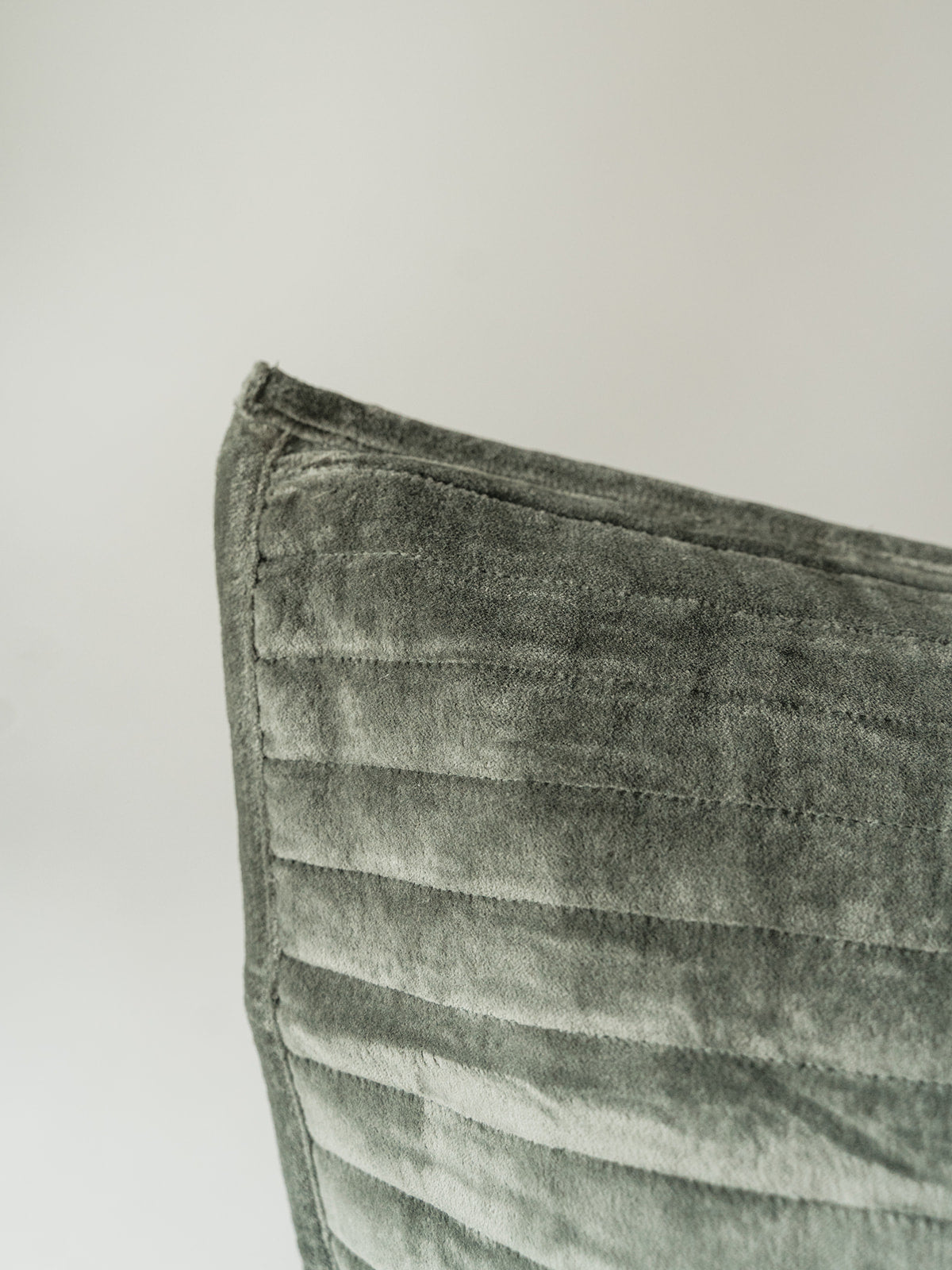 Channel Grid Velvet Shams S/2