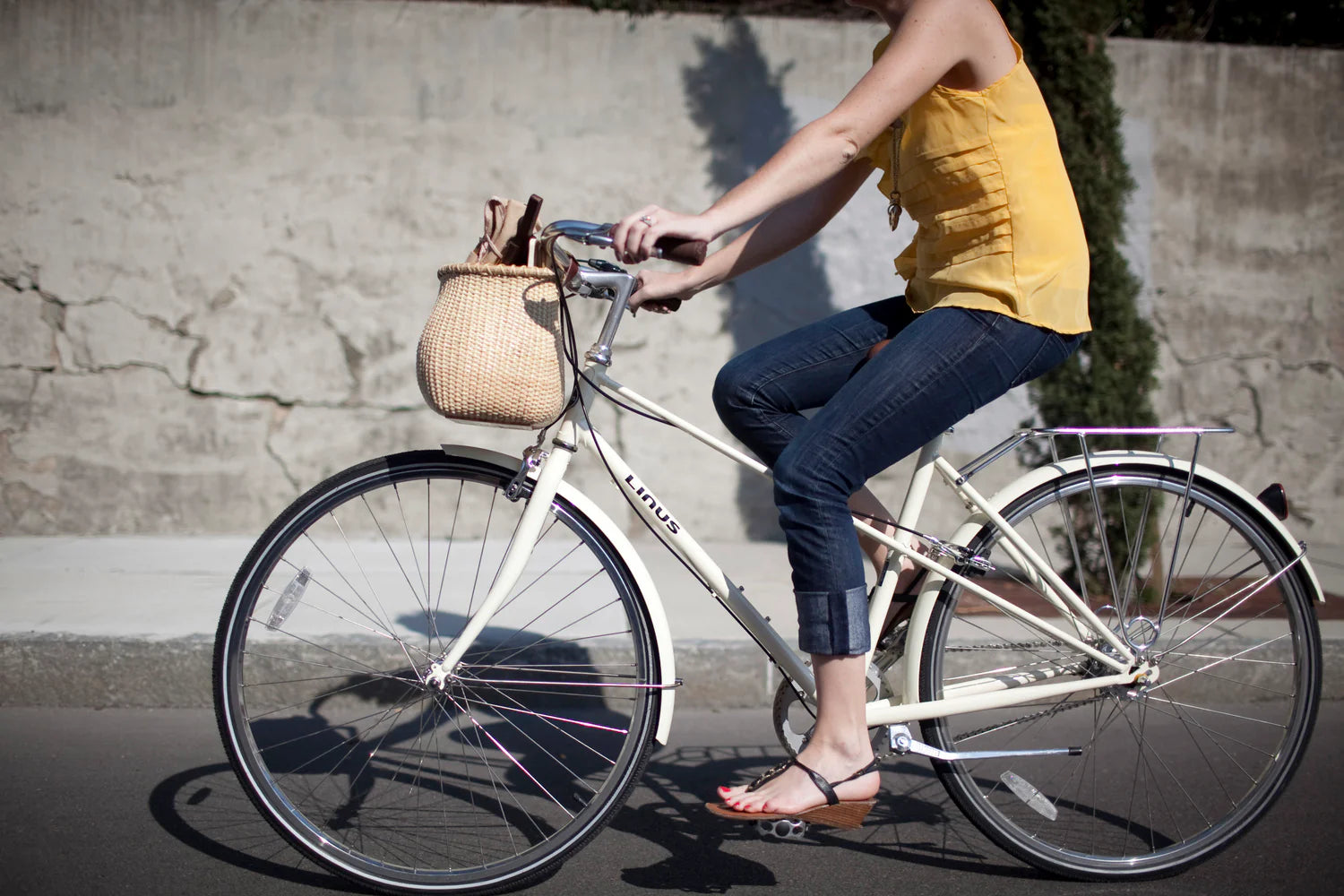 Lightship Classic Bike Basket - Natural
