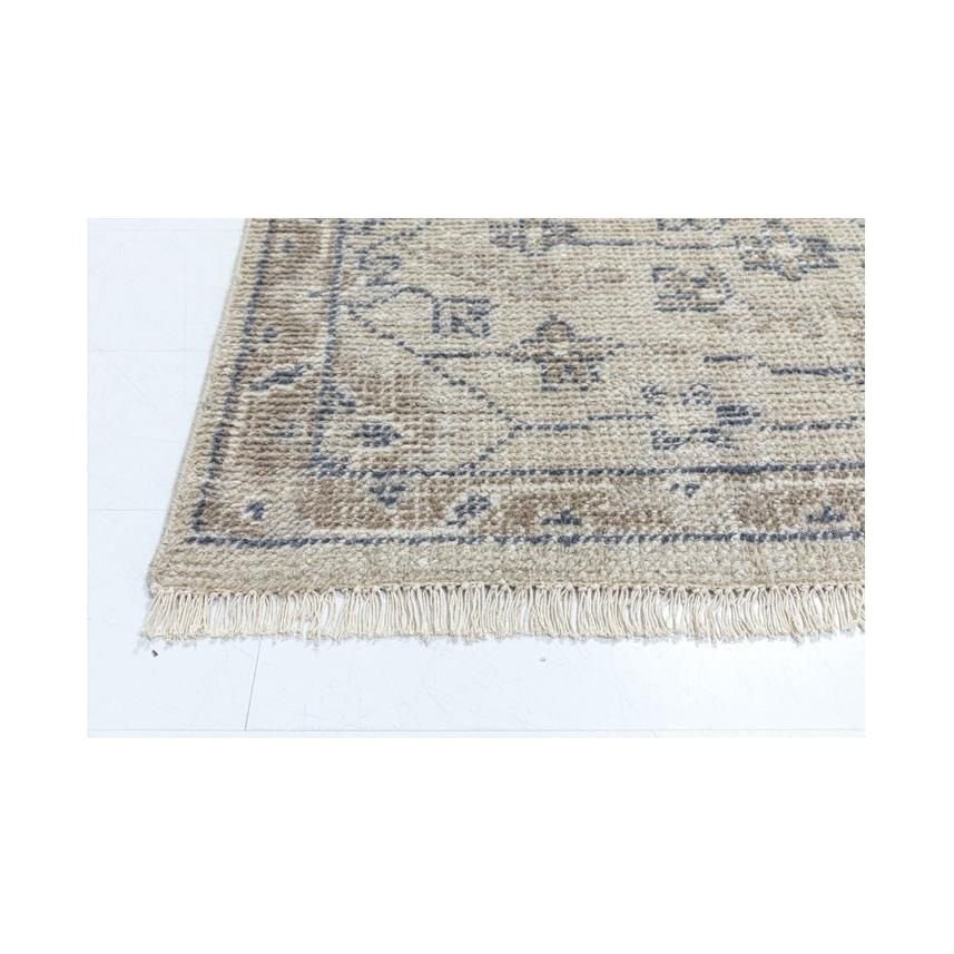 Hand Knotted Finial Rug