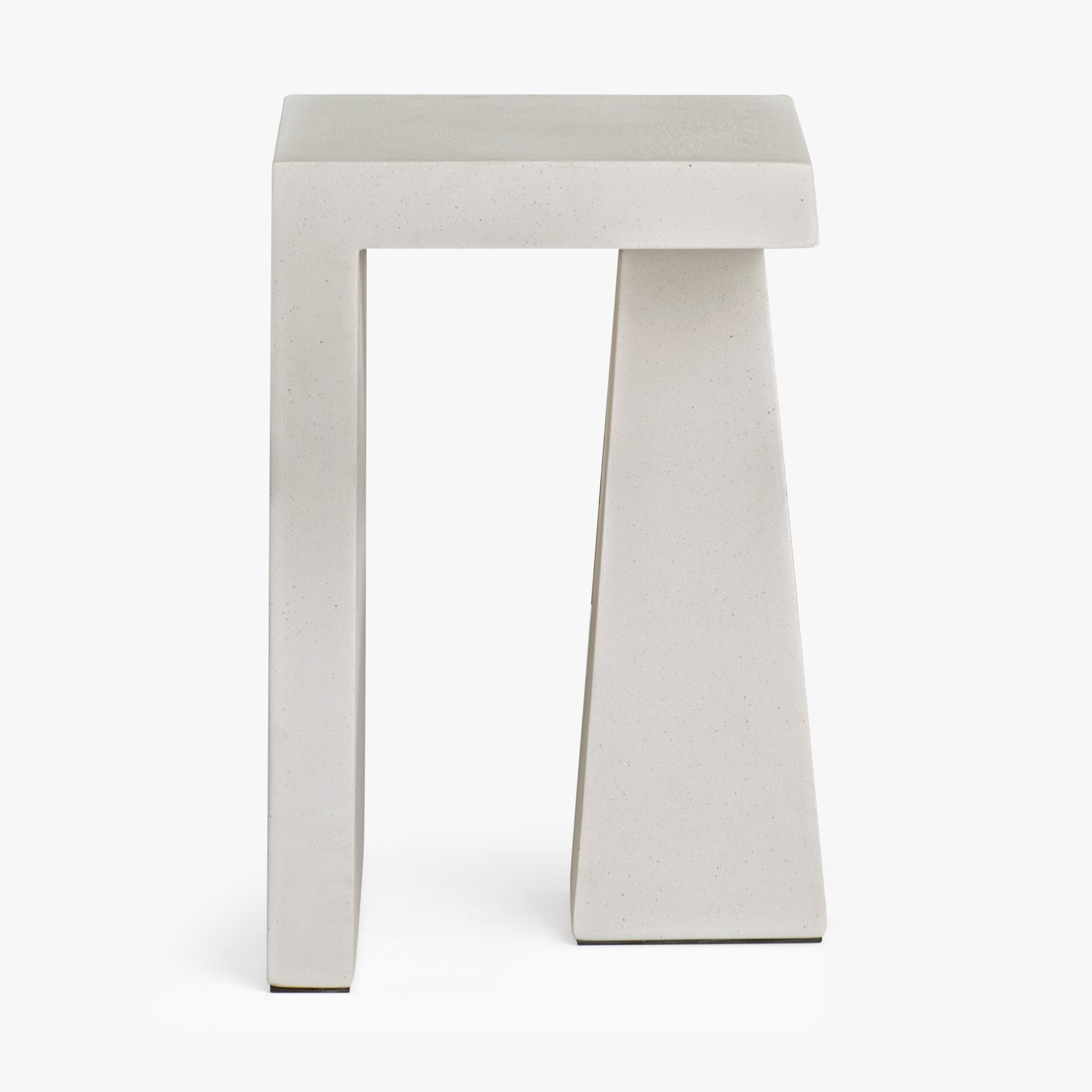 Obelisk End Table Indoor/Outdoor