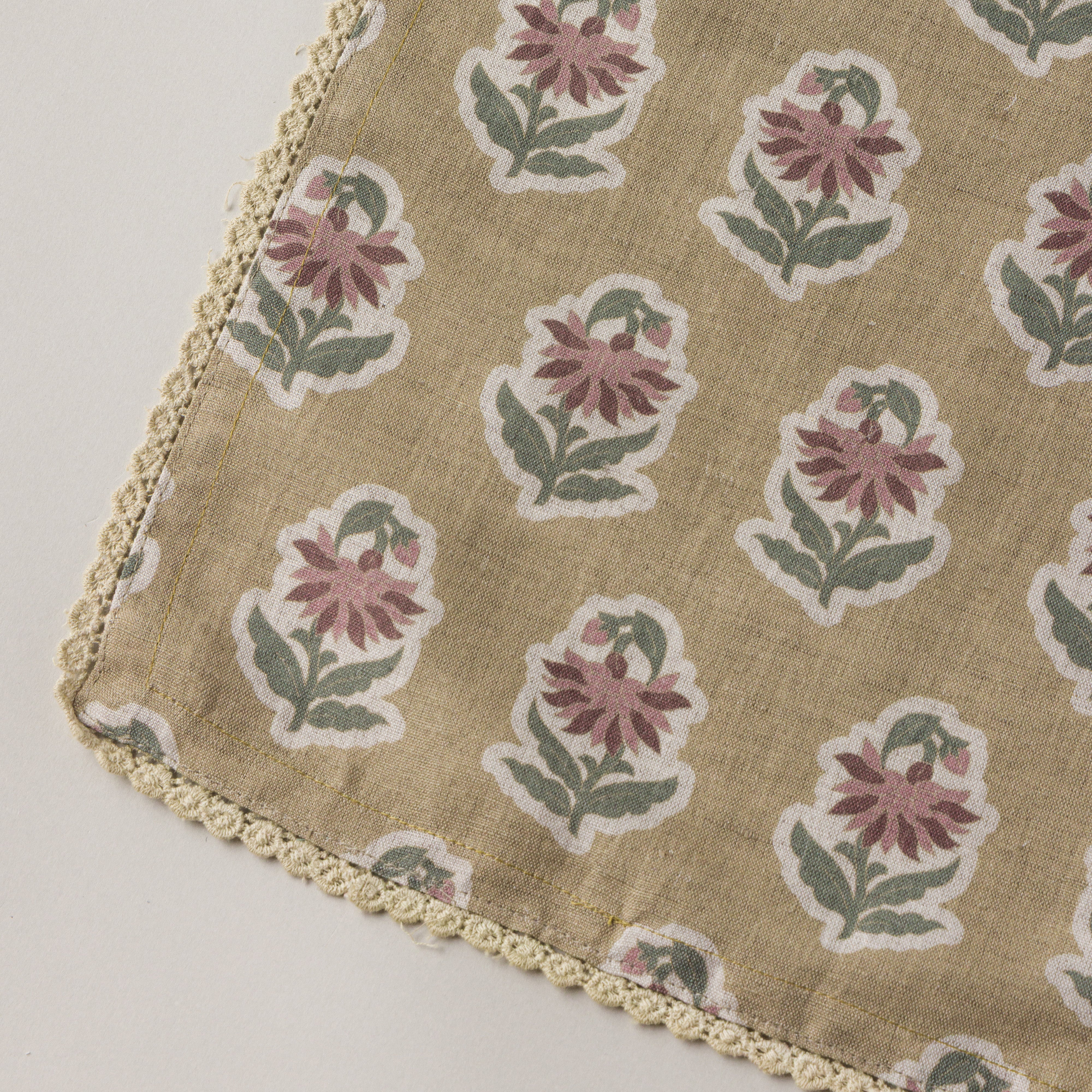 Marigolds Cotton Napkins with Lace Trim - Set of 4