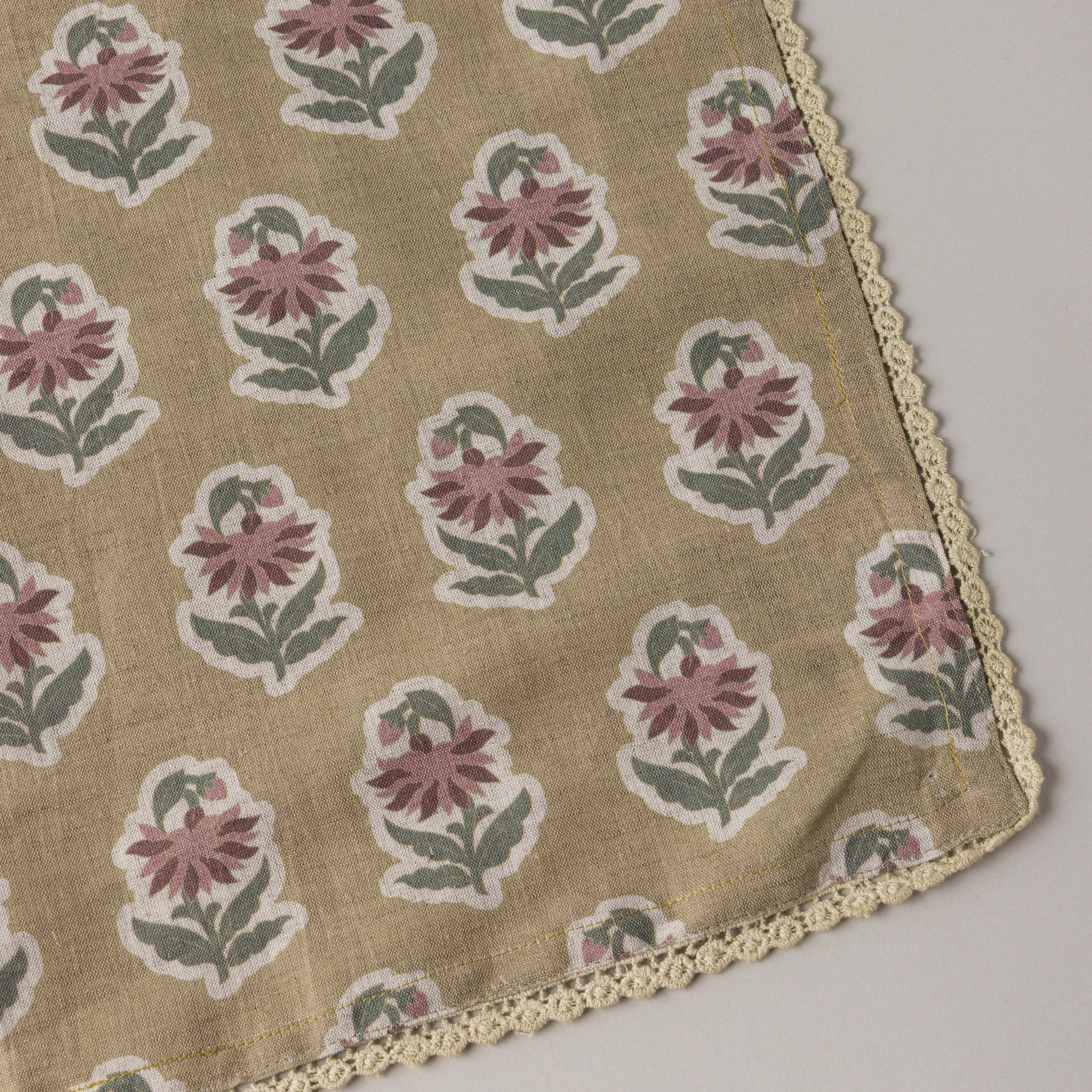 Marigolds Cotton Napkins with Lace Trim - Set of 4