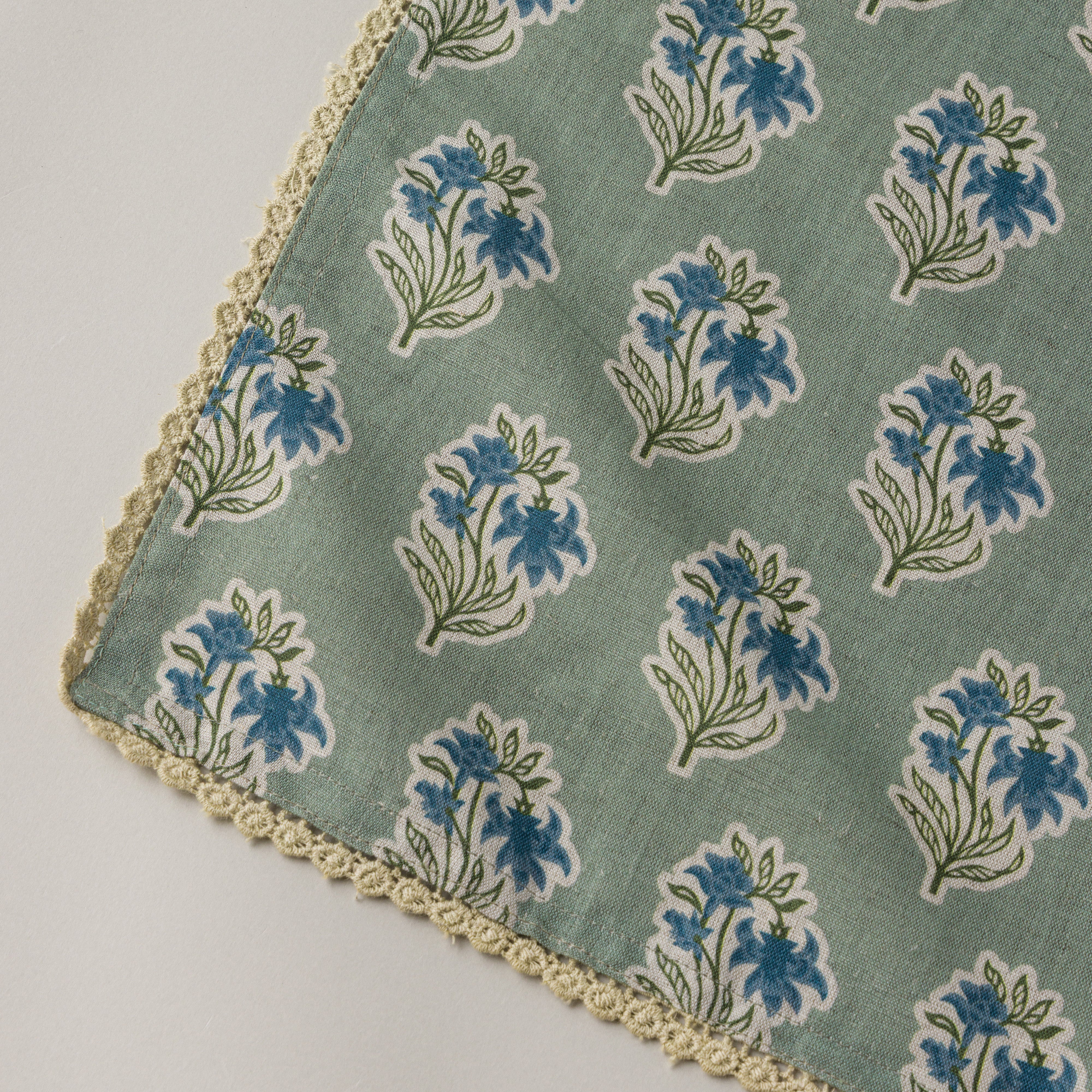 Marigolds Cotton Napkins with Lace Trim - Set of 4
