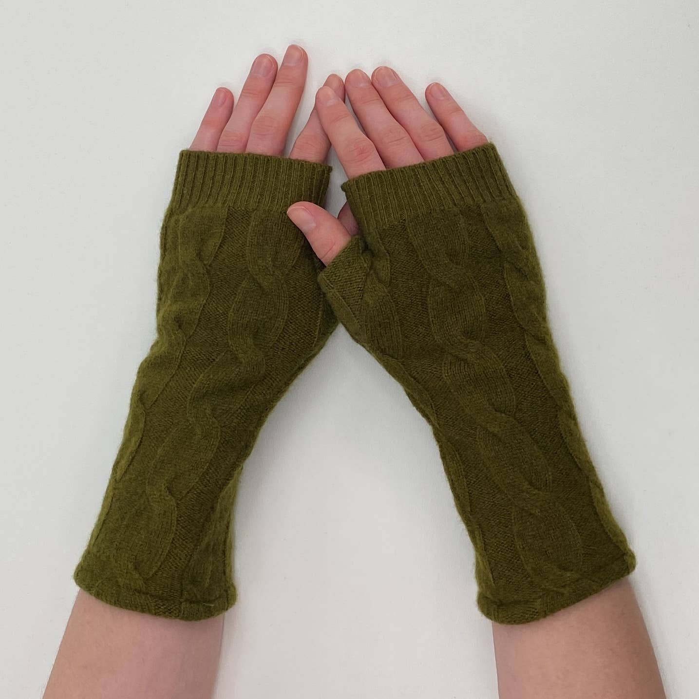 Fingerless Cashmere Gloves-Cableknit