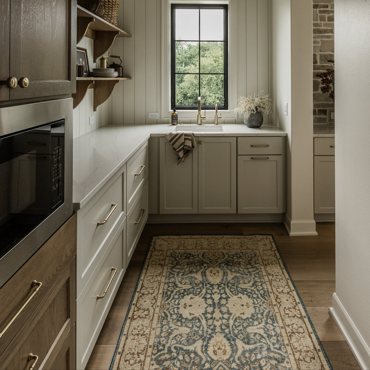 Anna Hand-Knotted Wool Rug