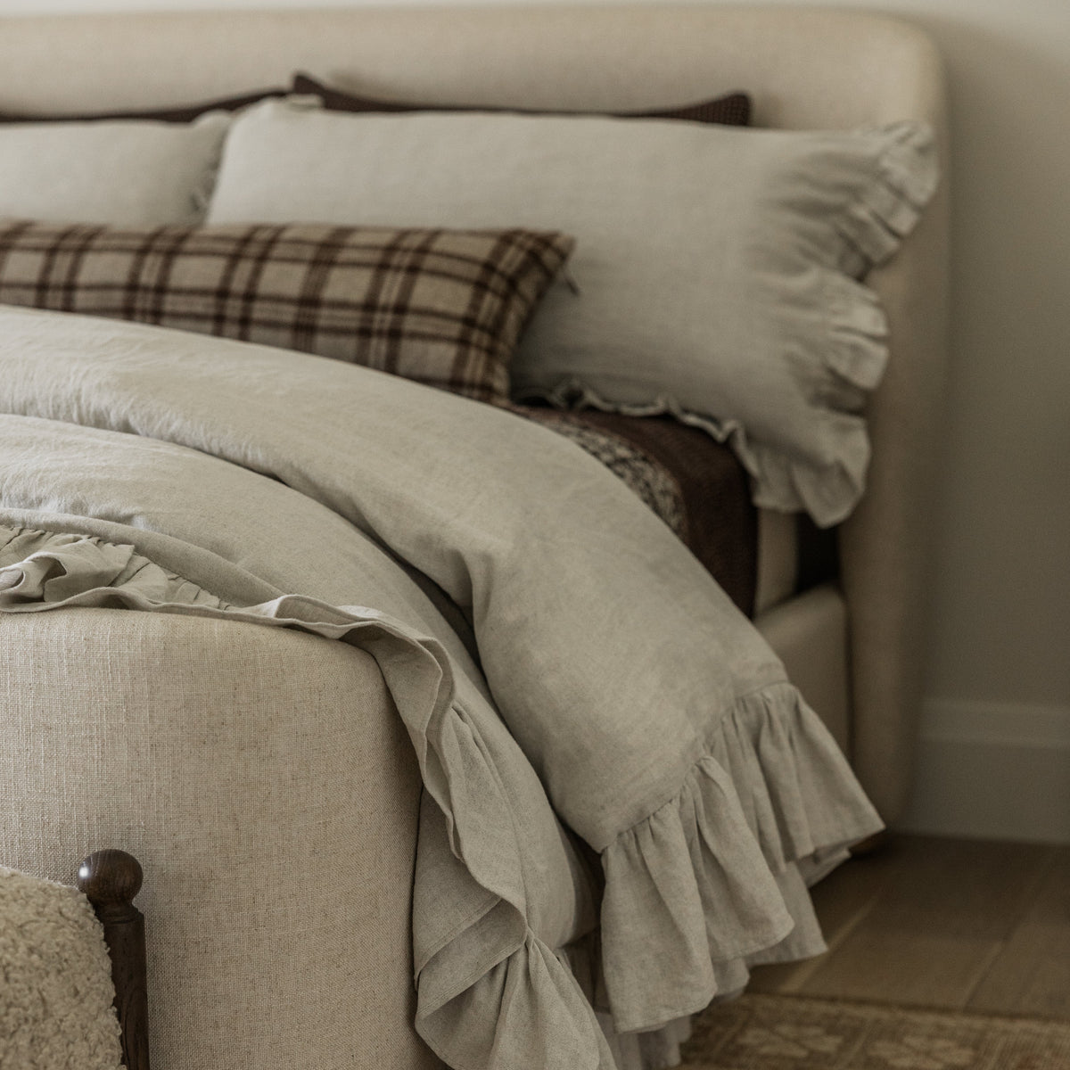 Willowmere Ruffle Linen Duvet