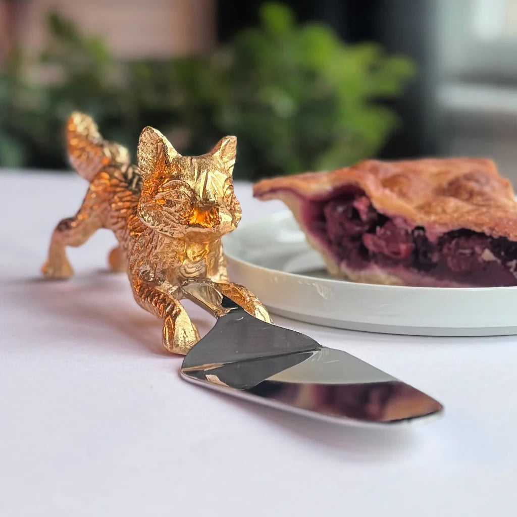 The Gilded Fox Pie and Cake Server