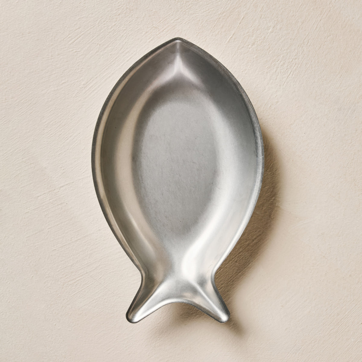 Stonewashed Fish Plate
