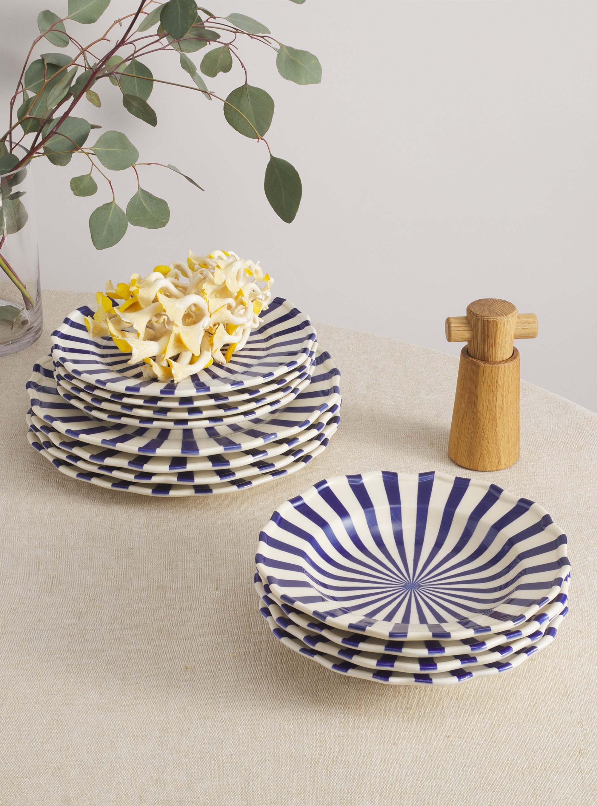 Mafalda 12 Piece Dinnerware Set with Pasta Bowl