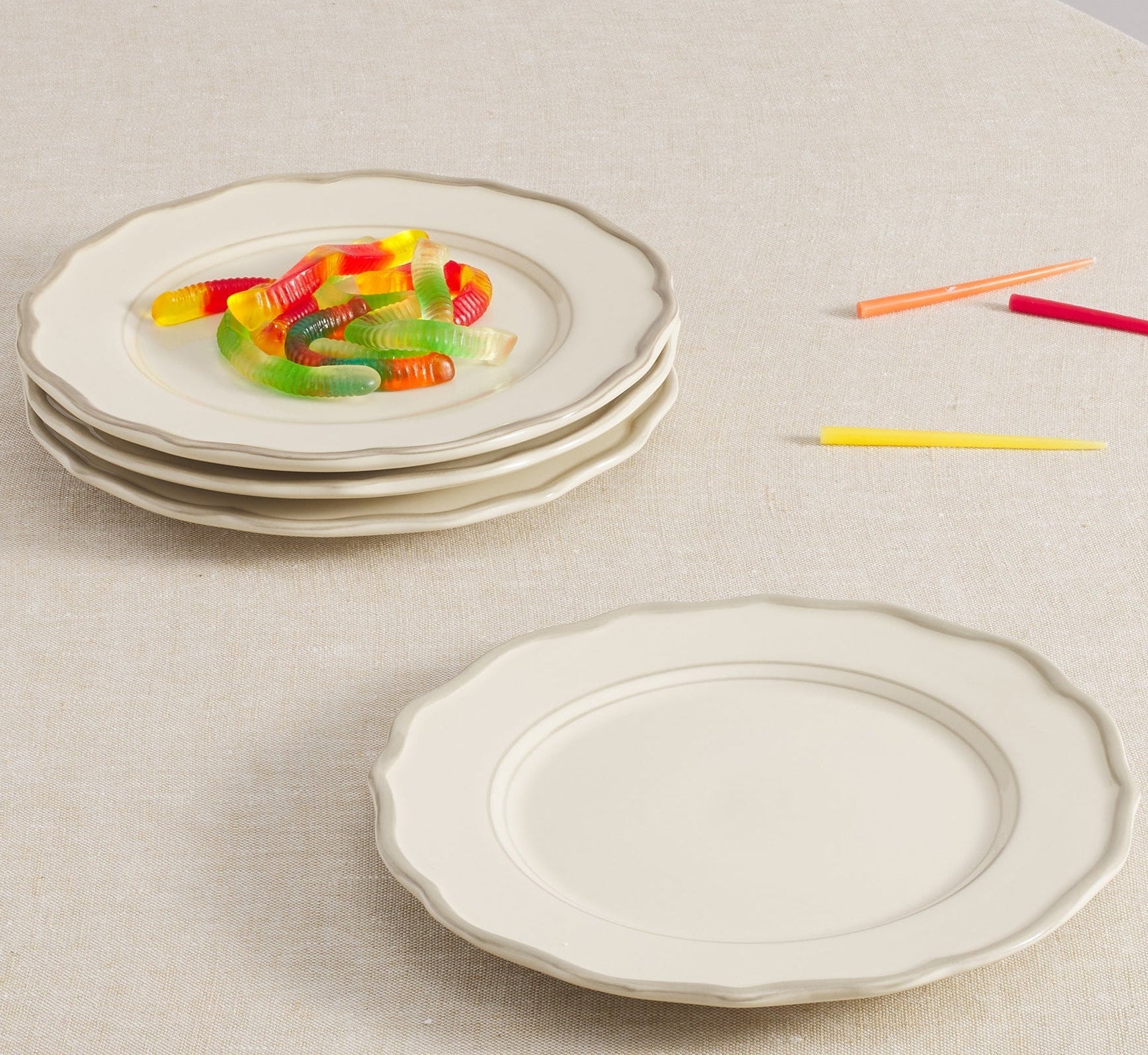 Beatrix Dinner Plate Set of 4 - Thumbnail 2