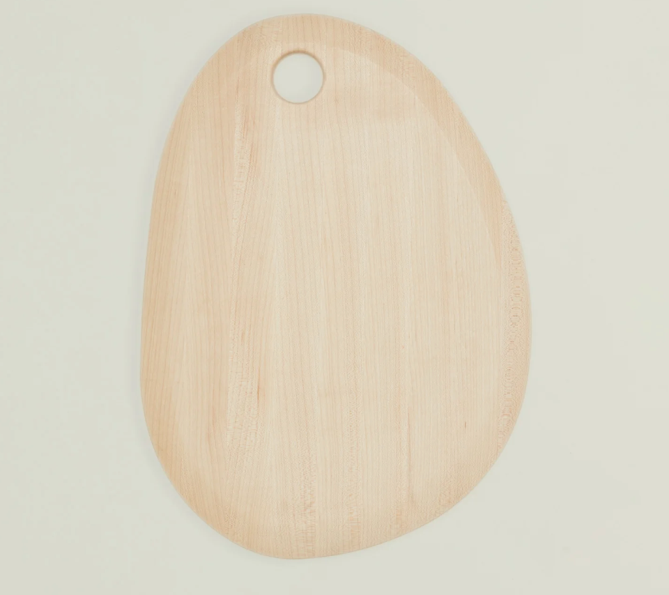 PEBBLE CUTTING BOARD - MAPLE