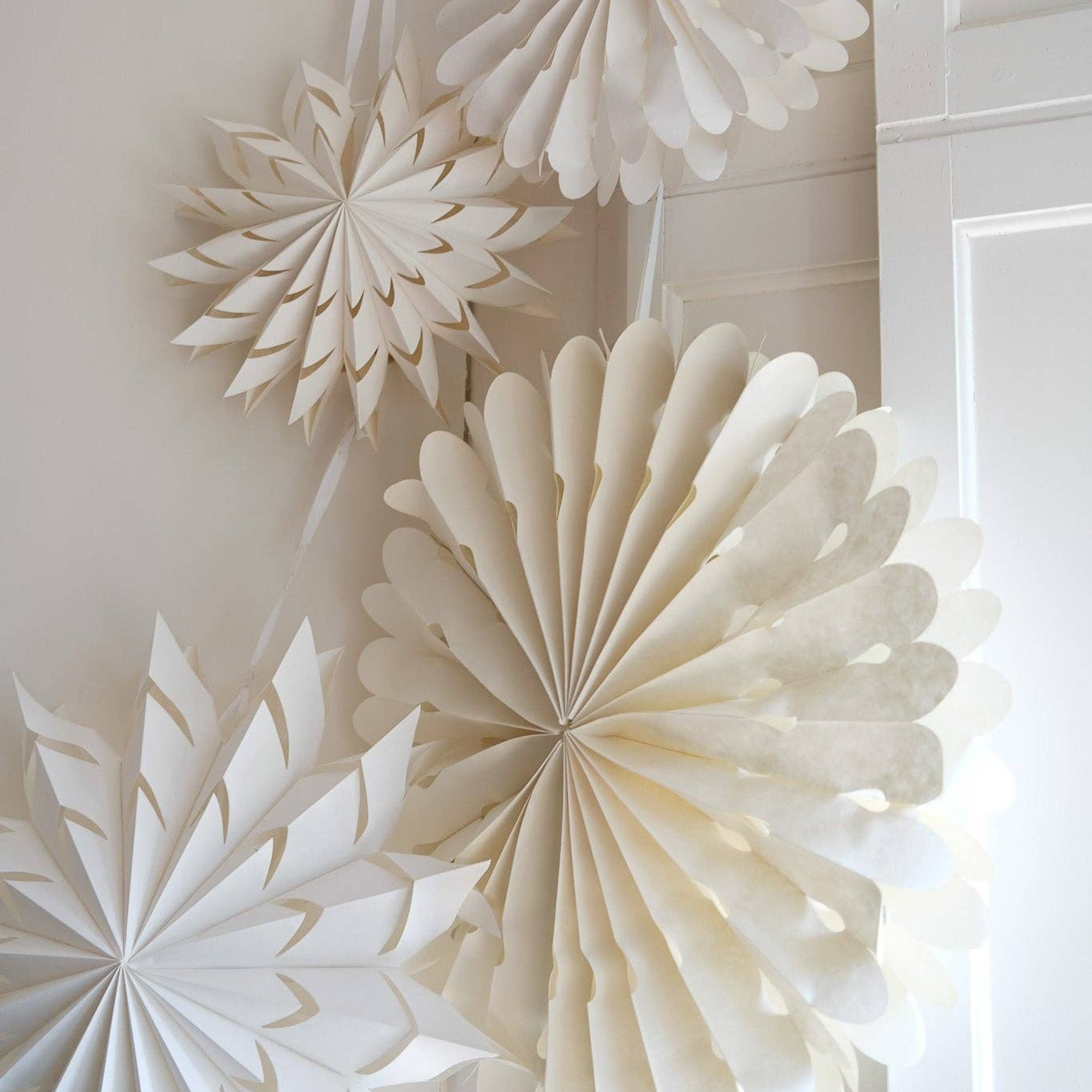 Large Traditional White Star