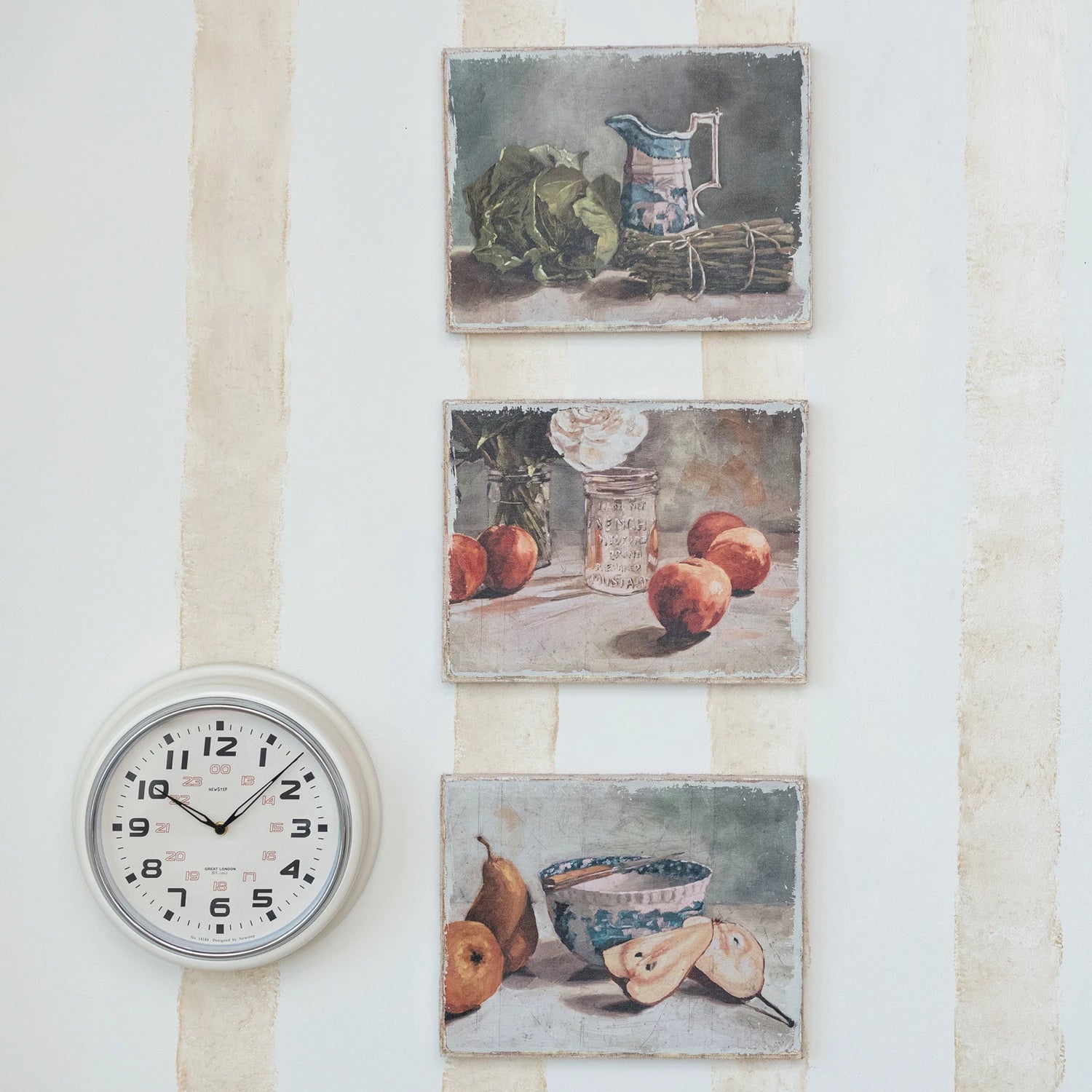 Chic Cream Metal Wall Clock - Chrome Finish