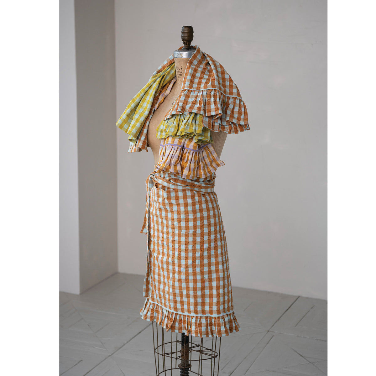 Half Apron with Check Pattern and Pocket